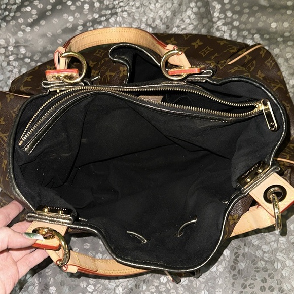 Louis Vuitton Irene Monogram Purse - Picture 6 of 13